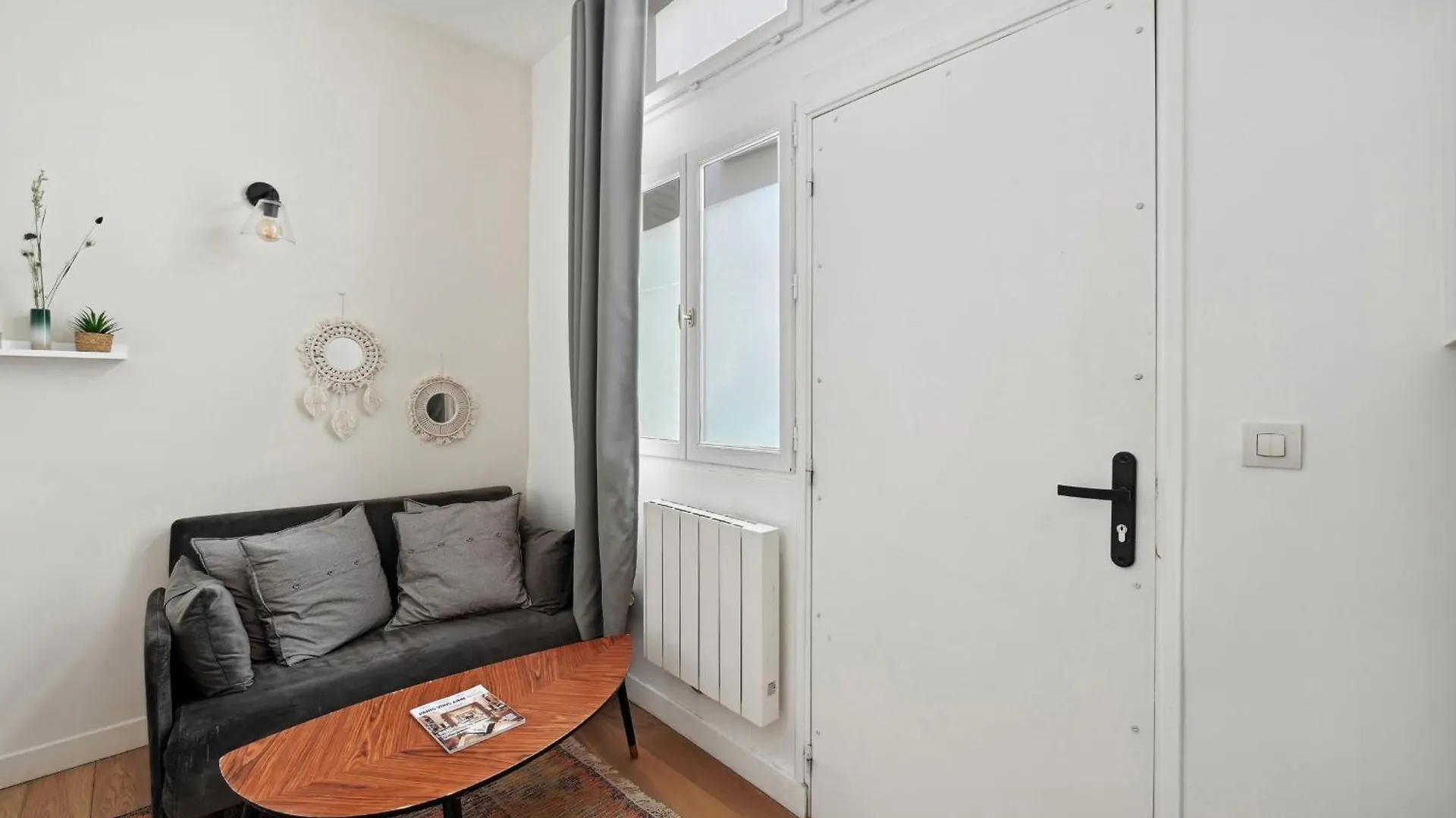 Denisa - Welkeys Apartment *